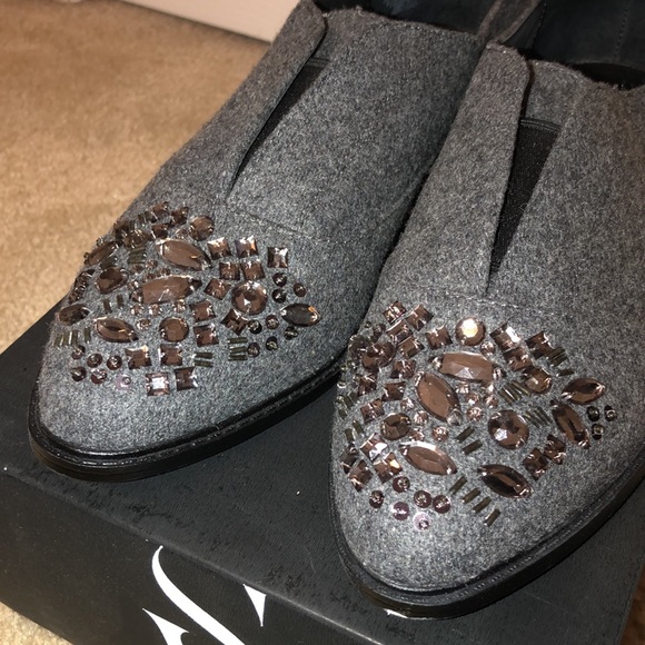 Brand New Vera Wang Gray Loafers - Picture 2 of 9